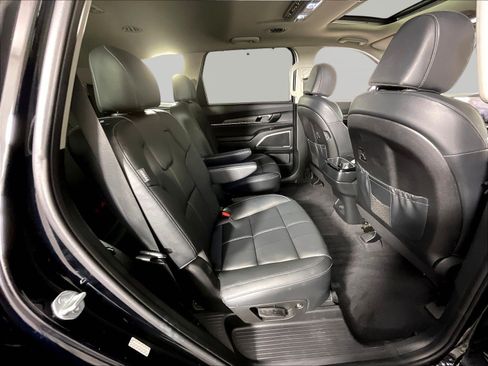 Used 2024 Kia Telluride EX w/ EX Captain's Chair Package AWD/4WD image 25