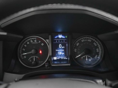 Used 2021 Toyota Tacoma TRD Off-Road AWD/4WD image 23