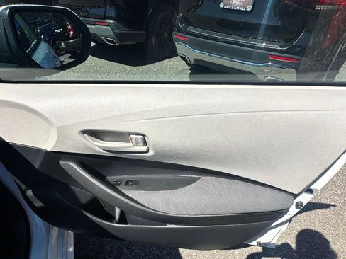 Used 2022 Toyota Corolla LE FWD image 20