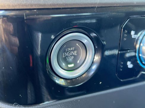 Used 2024 GMC Sierra 1500 Elevation image 27