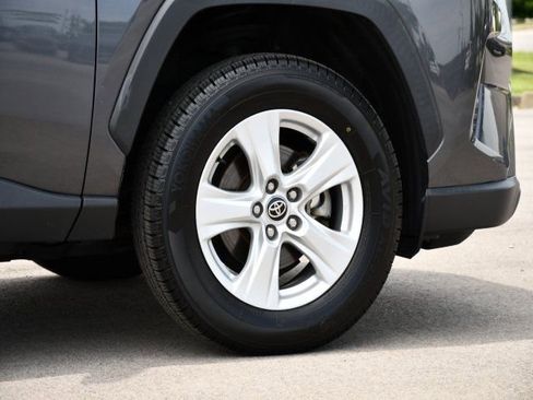 Used 2021 Toyota RAV4 XLE AWD/4WD image 9
