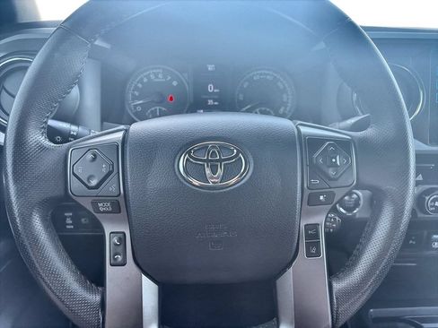 Used 2019 Toyota Tacoma TRD Off-Road w/ Technology Package AWD/4WD image 21
