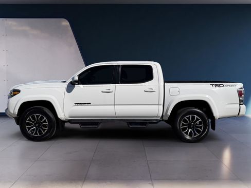 Used 2020 Toyota Tacoma TRD Sport image 2