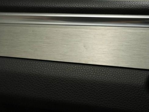 Certified 2021 Porsche Macan image 32