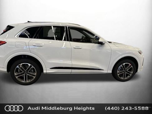 New 2025 Audi Q5 Premium image 8