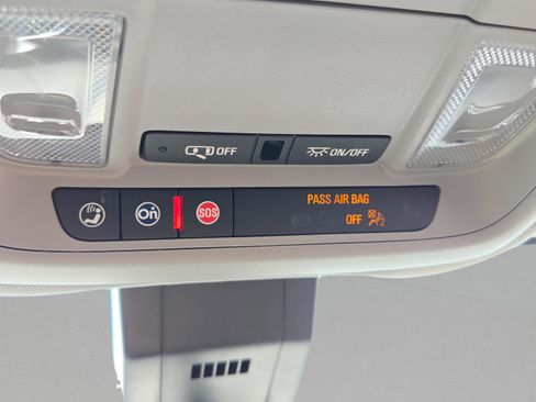 Used 2020 Chevrolet Equinox LT image 33