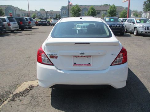 Used 2018 Nissan Versa SV FWD image 5
