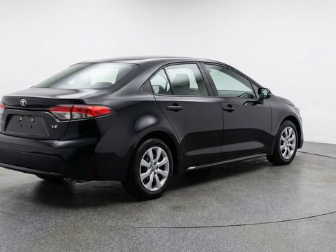 Used 2025 Toyota Corolla LE FWD image 9