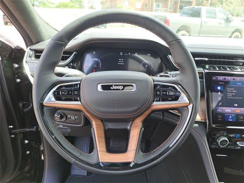 New 2025 Jeep Grand Cherokee Summit image 21