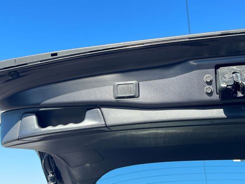 Used 2025 Toyota RAV4 XLE image 23