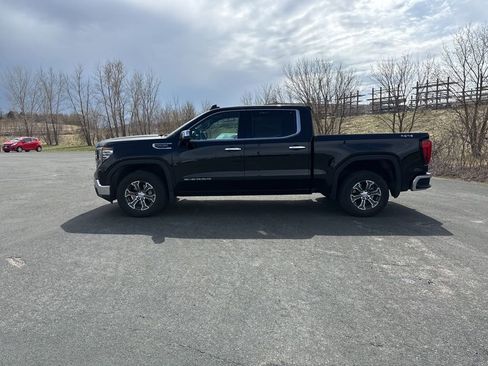 Used 2025 GMC Sierra 1500 SLT image 4