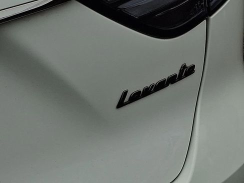 Used 2022 Maserati Levante GT image 39