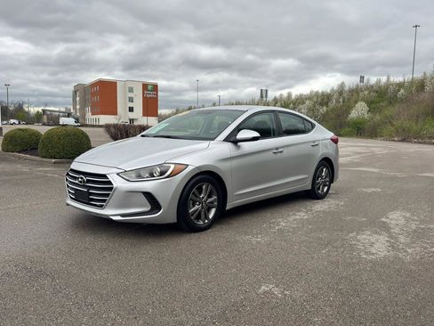 Used 2018 Hyundai Elantra SEL w/ Cargo Package image 8