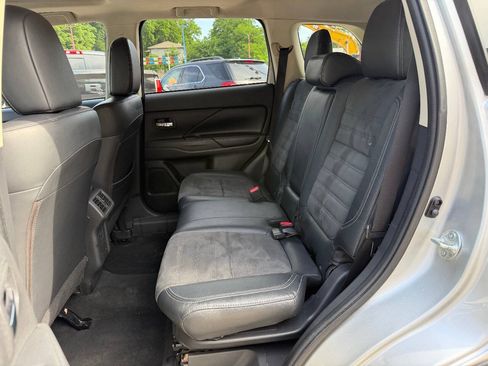 Used 2019 Mitsubishi Outlander SE FWD image 12