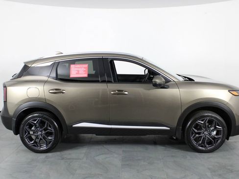 Certified 2025 Nissan Kicks SR image 15