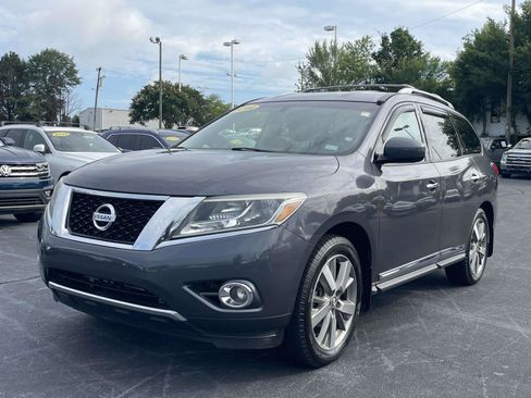 Used 2014 Nissan Pathfinder Platinum AWD/4WD image 3
