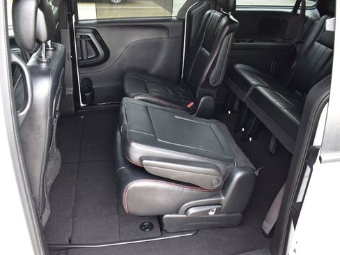Used 2019 Dodge Grand Caravan GT image 26
