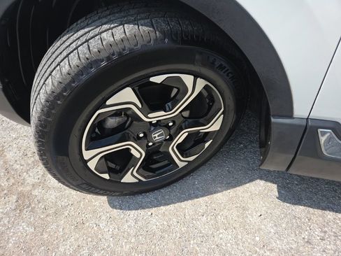 Used 2018 Honda CR-V Touring image 9