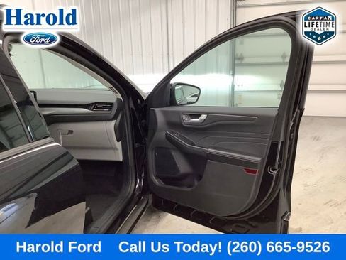 Used 2024 Ford Escape SE FWD image 11