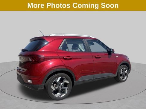 Used 2025 Hyundai Venue SEL FWD image 3
