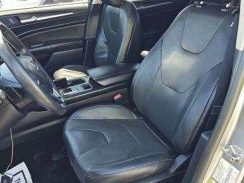 Used 2020 Ford Fusion Titanium AWD/4WD image 5