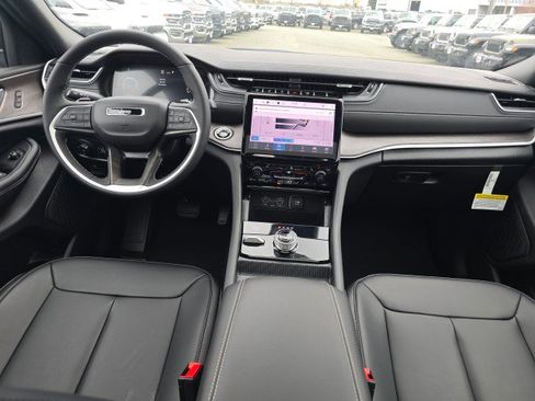 New 2025 Jeep Grand Cherokee Limited AWD/4WD image 22