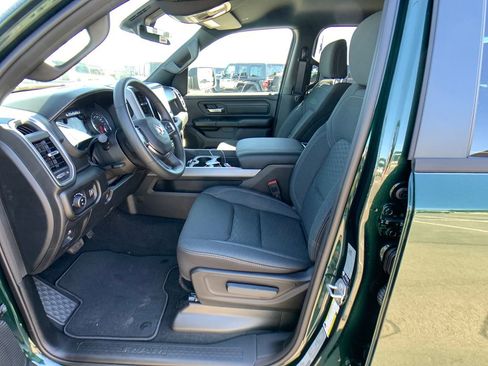 New 2026 RAM 1500 Express AWD/4WD image 9