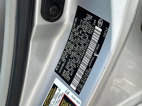 Used 2014 Toyota Camry XLE w/ Leather Package FWD image 32