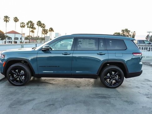 New 2026 Jeep Grand Cherokee L Limited w/ Limited Altitude Package AWD/4WD image 14