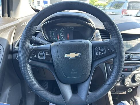 Used 2018 Chevrolet Trax LT AWD/4WD image 13