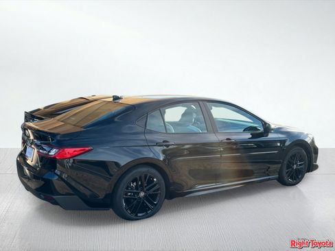 Certified 2026 Toyota Camry SE FWD image 4
