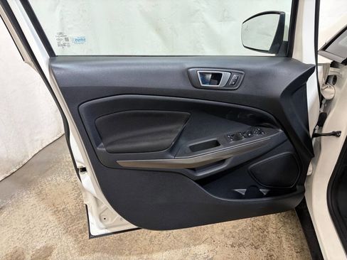Used 2019 Ford EcoSport SE w/ SE Convenience Package image 8