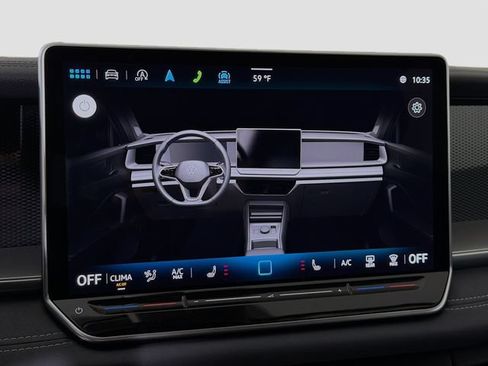 Used 2025 Volkswagen Tiguan SE FWD image 15