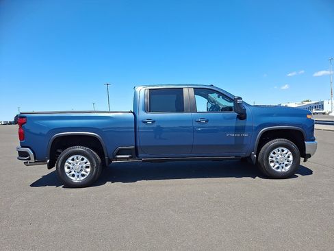 Used 2024 Chevrolet Silverado 2500 LT w/ Convenience Package AWD/4WD image 7