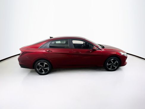 Used 2023 Hyundai Elantra SEL w/ Convenience Package FWD image 4