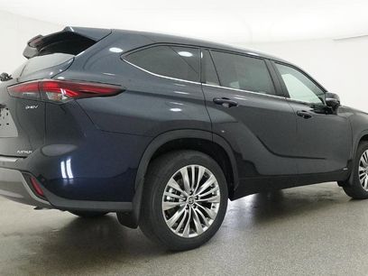 New 2026 Toyota Highlander Platinum