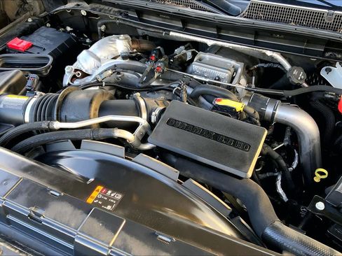 Used 2022 Chevrolet Silverado 3500 High Country w/ Technology Package AWD/4WD image 33