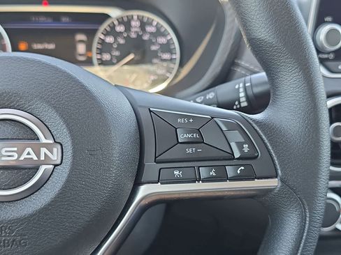 Used 2024 Nissan Sentra SV FWD image 29