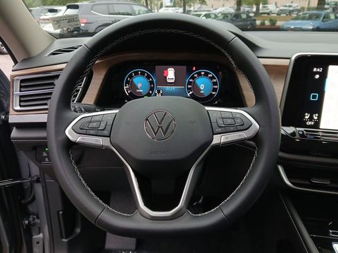 New 2026 Volkswagen Atlas SE image 14