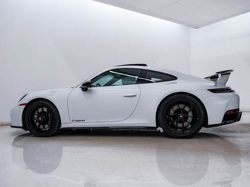 New 2026 Porsche 911 Carrera GTS image 2