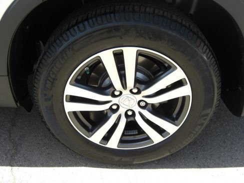 Used 2017 Honda Pilot EX-L image 4