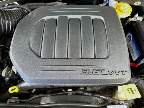 Used 2019 Dodge Grand Caravan GT FWD image 9