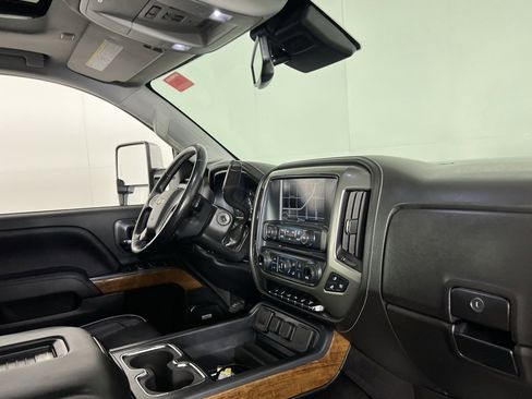 Used 2019 Chevrolet Silverado 3500 High Country w/ Duramax Plus Package image 32