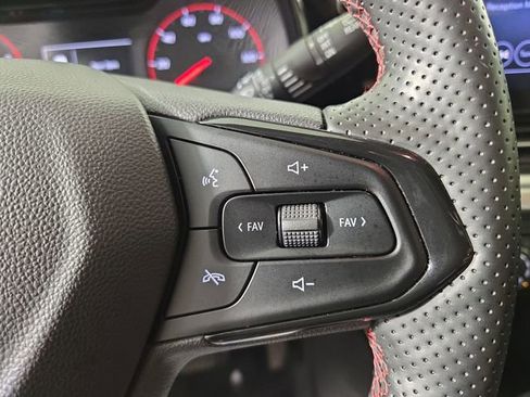 Used 2024 Chevrolet Trax RS FWD image 25