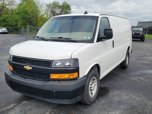 Used 2019 Chevrolet Express 2500 w/ Enhanced Convenience Package RWD image 5