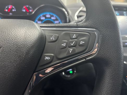 Used 2017 Chevrolet Cruze LT w/ Convenience Package FWD image 18