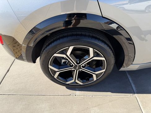 Used 2023 Kia Niro EX Touring image 15