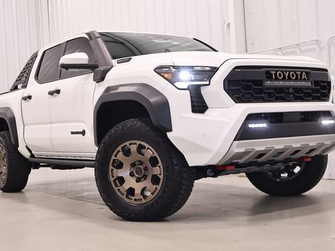 Used 2025 Toyota Tacoma 4x4 Double Cab Hybrid w/ Tow Tech Package image 45