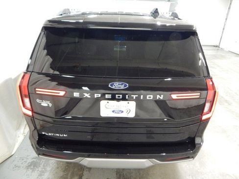 New 2025 Ford Expedition Platinum w/ Platinum Ultimate Package image 4