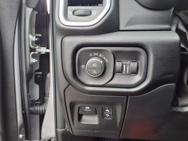 Used 2026 RAM 1500 Laramie AWD/4WD image 19